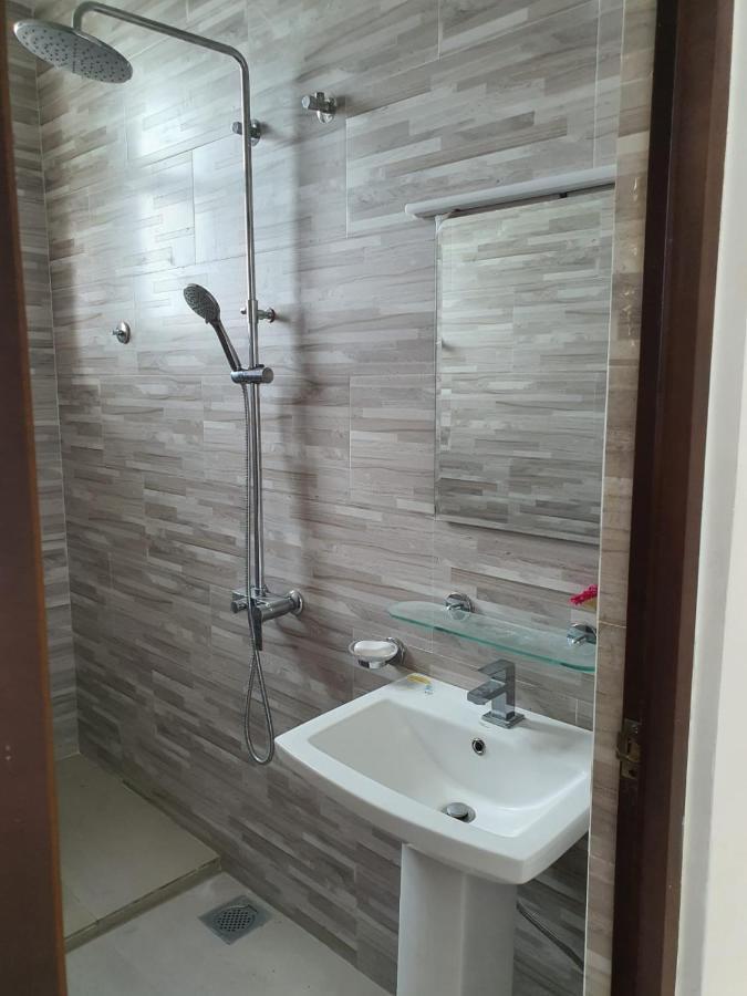 New 2 Bedroom Apartment, 100M Away From The Beach Dehiwala-Mount Lavinia Bagian luar foto
