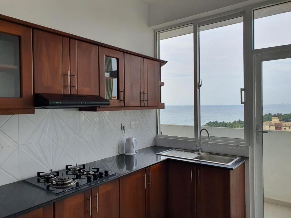New 2 Bedroom Apartment, 100M Away From The Beach Dehiwala-Mount Lavinia Bagian luar foto