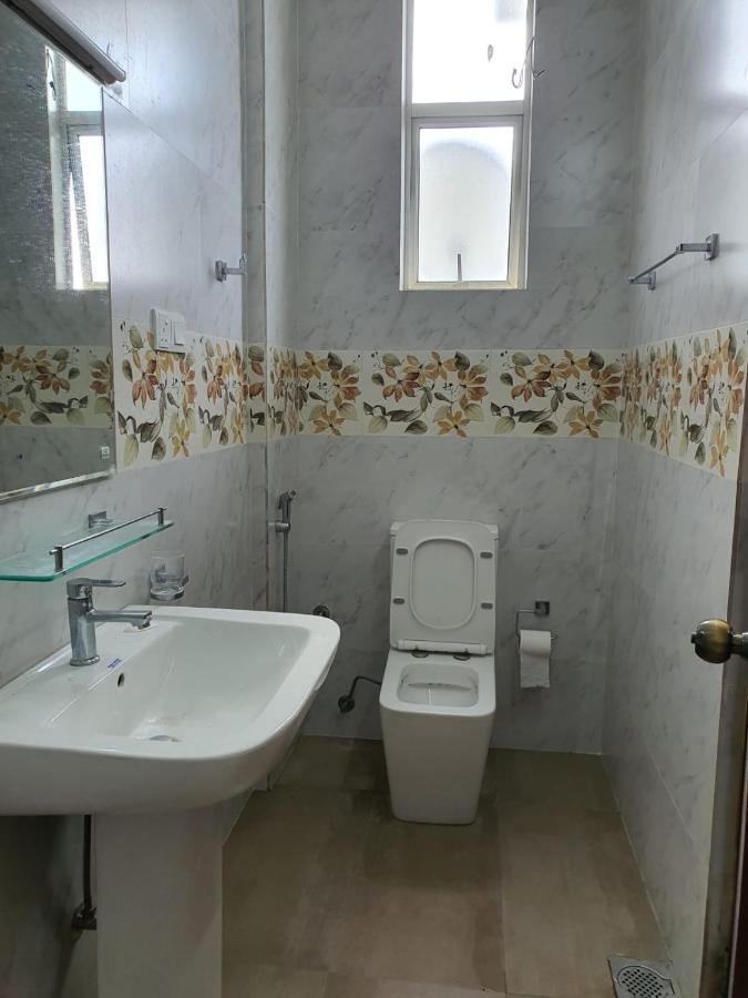 New 2 Bedroom Apartment, 100M Away From The Beach Dehiwala-Mount Lavinia Bagian luar foto