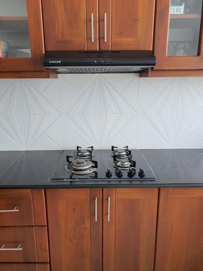 New 2 Bedroom Apartment, 100M Away From The Beach Dehiwala-Mount Lavinia Bagian luar foto